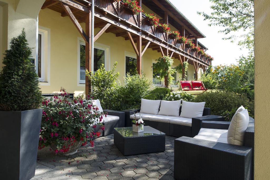 Der Dorfwirt Hotel Rechberg Eksteriør billede